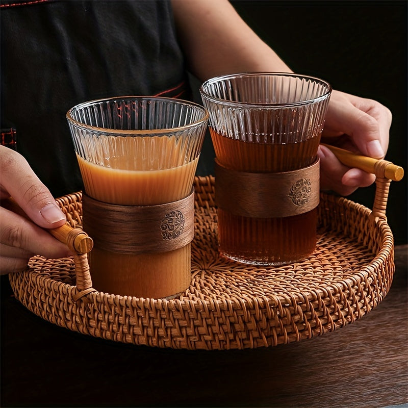 SET DE DOS VASOS DE VIDRIO ACANALADO CON FUNDA DE MADERA