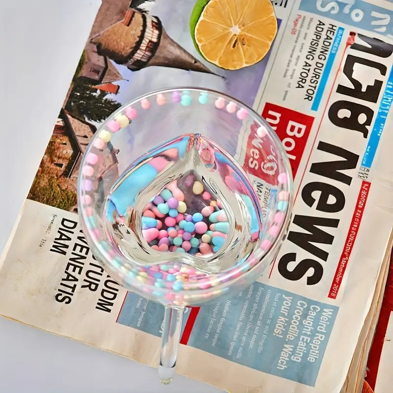 SET DE DOS TAZAS DE CORAZÓN CON BOLITAS DE COLORES