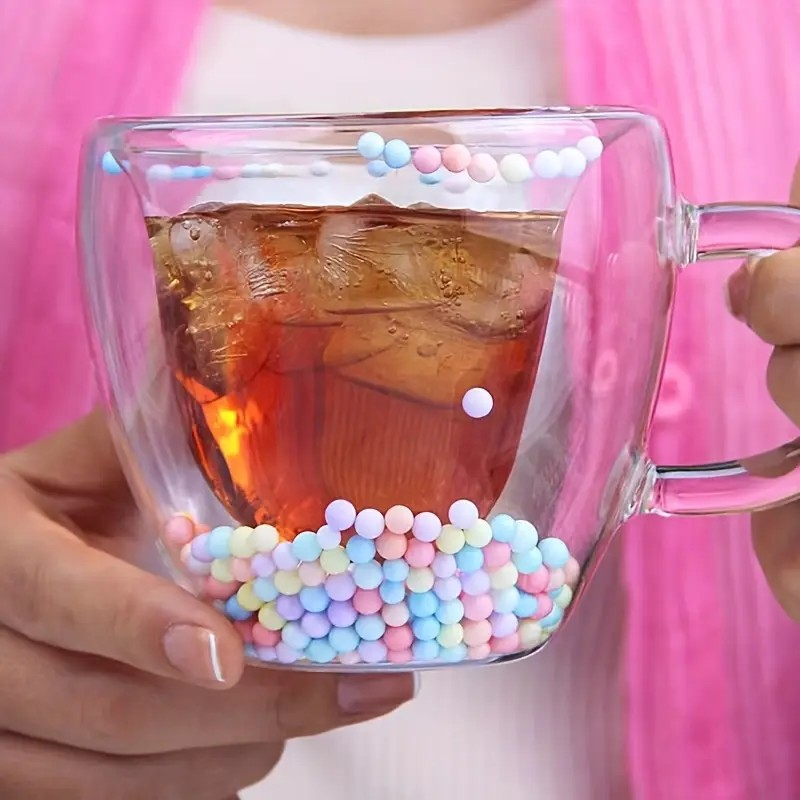 SET DE DOS TAZAS DE CORAZÓN CON BOLITAS DE COLORES