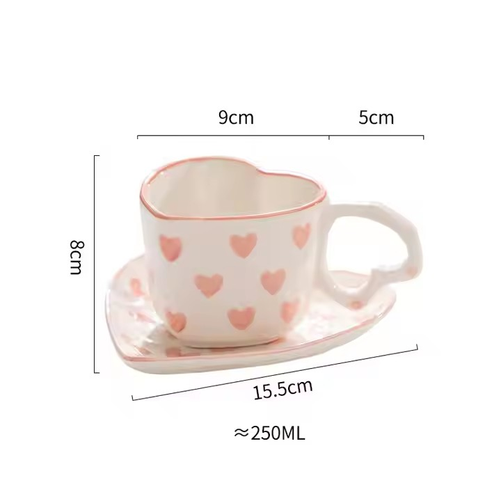 SET DE TAZA Y PLATO EN FORMA DE CORAZÓN