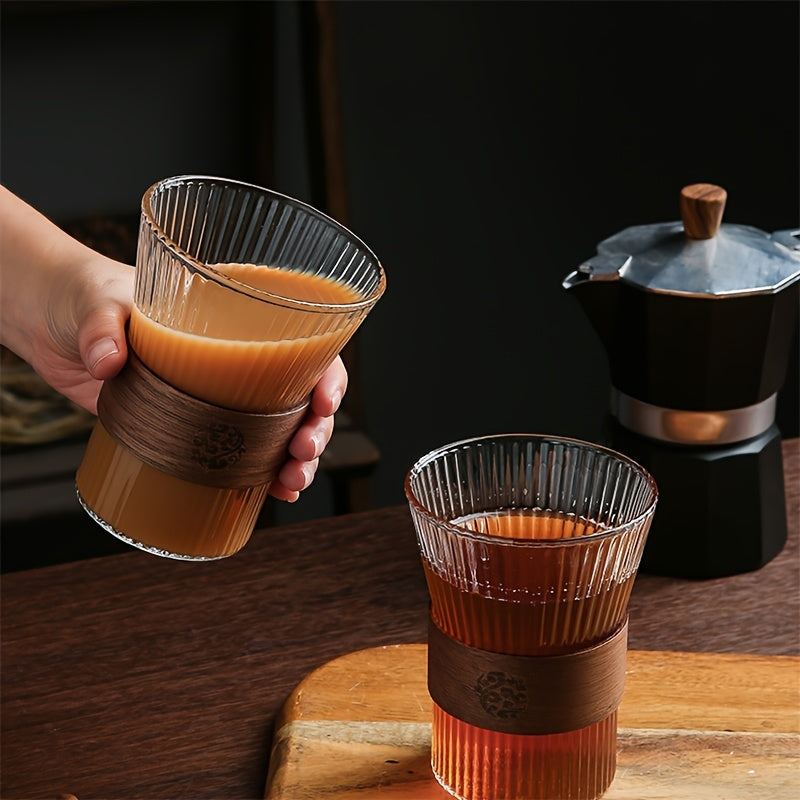 SET DE DOS VASOS DE VIDRIO ACANALADO CON FUNDA DE MADERA